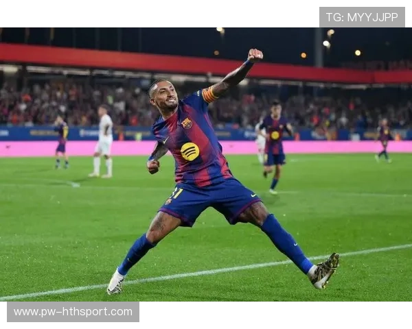 拉菲尼亚脚后跟妙传完成巴萨绝杀